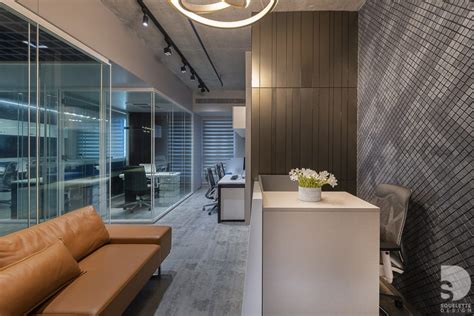 A Small Corporate Office Design Transforming Through Transparency Squelette Design The