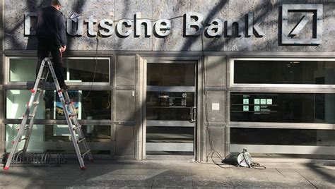 Open an account with deutsche bank. Deutsche Bank: Jede fünfte Filiale von Schließung bedroht ...