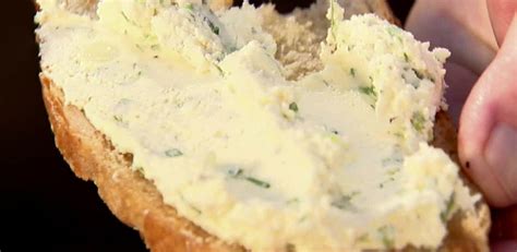 Preheat the oven to 375 degrees. Herbed Ricotta Bruschettas | Recipe | Food network recipes ...