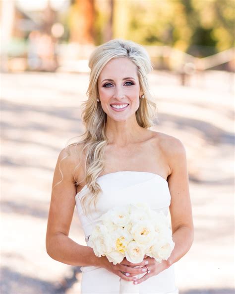 Casual Elegant Bride Elizabeth Anne Designs The Wedding Blog