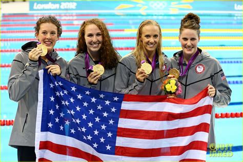 Us Womens Swimming Team Wins Gold In 4x200m Relay Photo 2695432