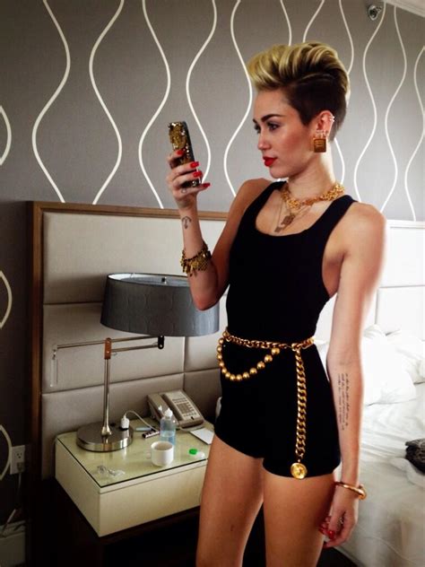 Miley Cyrus Selfies Justin Bieber Instagram Weeks Best