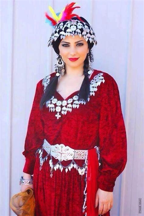 Iraq Pictures On Twitter An Iraqi Woman In A Traditional Assyrian