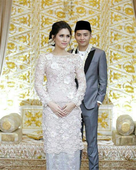 Acara pernikahan yang sedih adat batak duration. 30+ Model Kebaya Pengantin Yg Sederhana - Fashion Modern ...