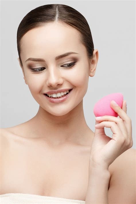 If Youve Been Wondering How To Use A Beauty Blender Then Youve Come