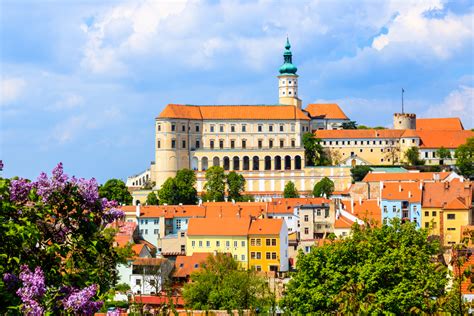 Die 10 beliebtesten ausflugsziele und hotspots der goldenen stadt. Tschechien - 10 spannende Urlaubsziele & Infos für deinen ...