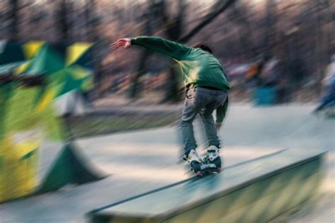 Here you can find the best blurry desktop wallpapers uploaded by our. Skater Blurry Wallpaper - Plain black background wallpaper hd. - Willow Wallpaper