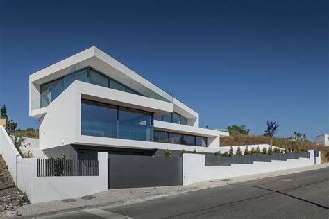 Jc House A Modern Trapezoidal Home In Portugal Home