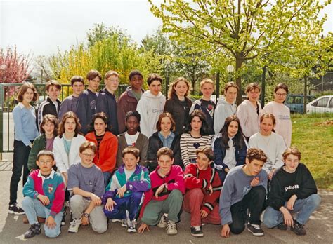 Photo de classe eme B de Collège Jean Moulin Copains d avant