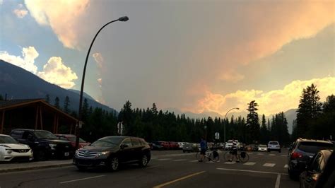 Wildfire Closes Parts Of Banff And Kootenay National Parks Cbc News