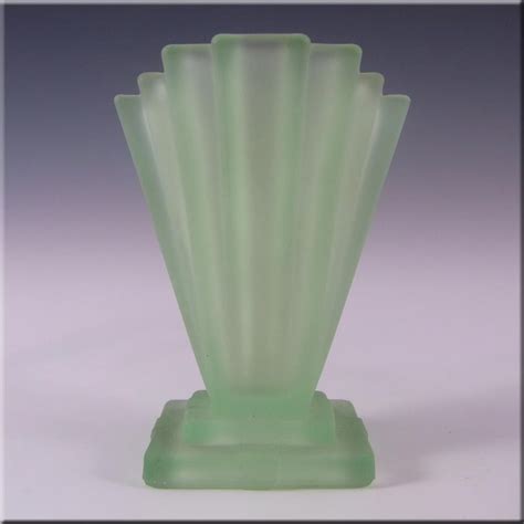 Bagley 1930s Art Deco Uranium Glass Grantham Vase 334 1 £4000 Art