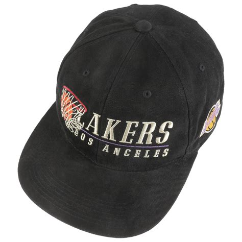 You can find la lakers caps with style here at hatstore.co.uk. Vintage Hoop Lakers Cap by Mitchell & Ness - 34,95