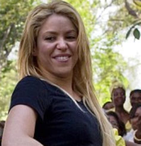 Shakira Dark Nipples Gerard Piqu Photo Fanpop