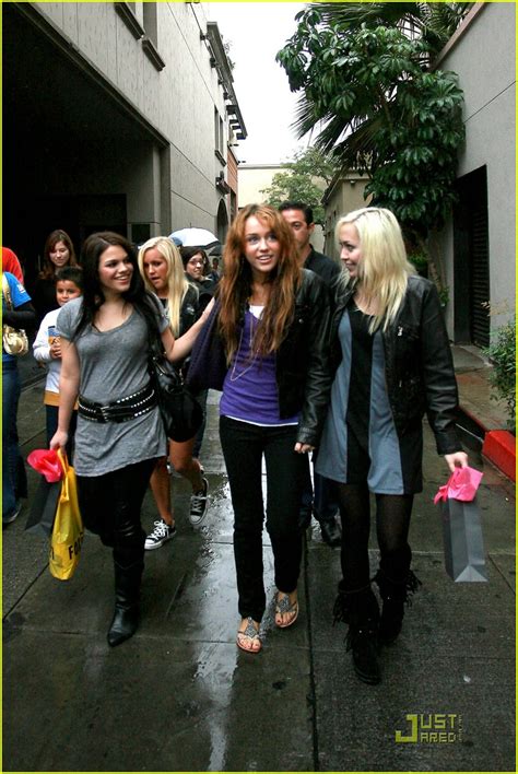 miley s pre birthday shopping spree photo 1460301 brandi cyrus miley cyrus pictures just jared