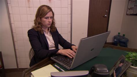 Hp Laptop Used By Jenna Fischer Pam Beesly In The Office Season 5