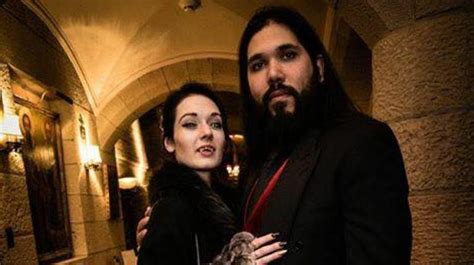 Real Life Vampire Couple Says Sucking Each Others Blood Is Better
