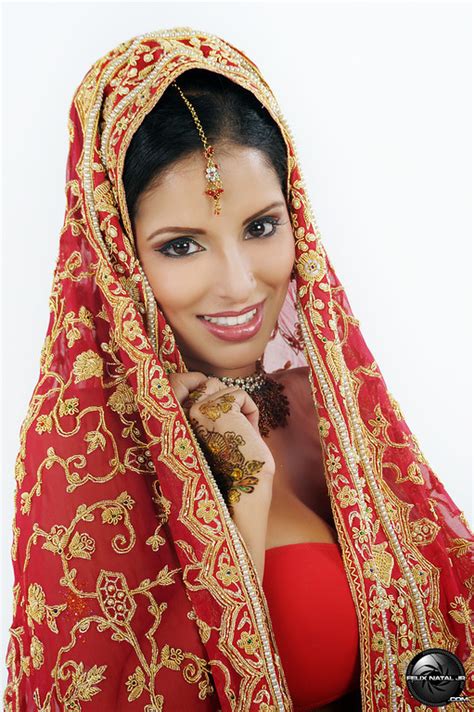 hot pakistani model tehmeena bridal look showbizz 24