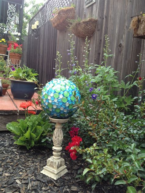 Diy Gazing Ball Garden Art Projects Garden Yard Ideas Garden And Yard