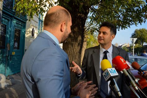 Hétgyermekes keresztény családapaként, csalódott jobboldali konzervatívként. Nem polgármesterként perelik, de hivatali autóval ...