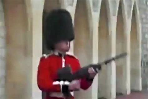 The Times Of London On Twitter Queens Guard Pulls Rifle On Tourist V2ymb9fehn