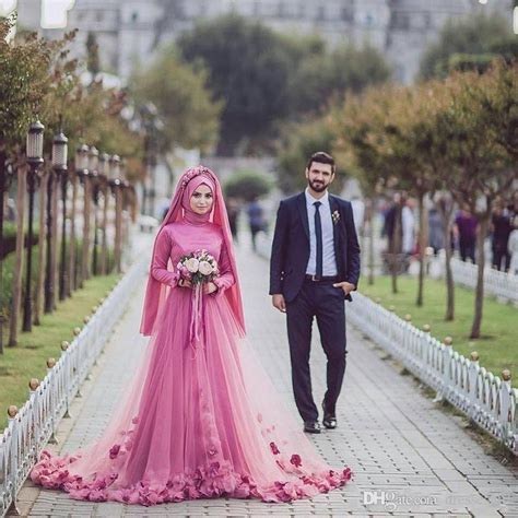 Discount Turkish Traditional Formal Bridal Gowns Long Muslim Wedding