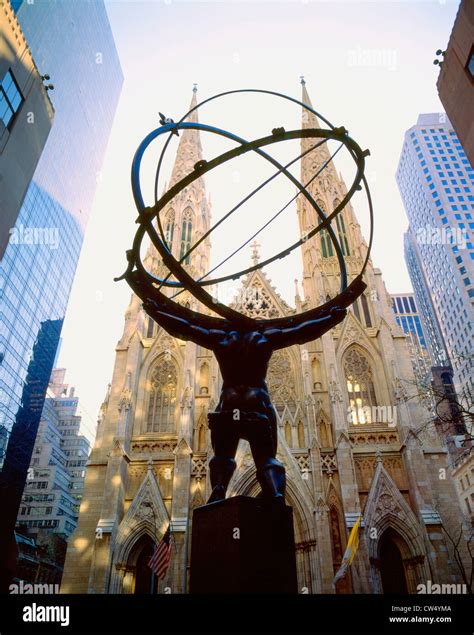 Rockefeller Square Saint Patricks Cathedral New York Stock Photo Alamy