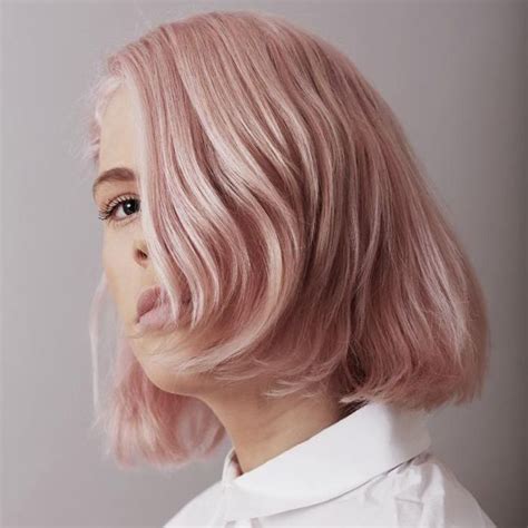 7 Stunning Pastel Pink Hair Looks