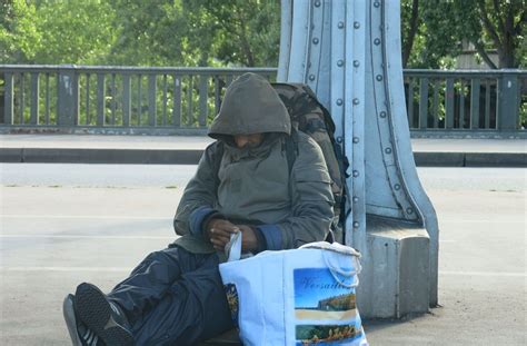 Cinq Millions De Personnes Vivent Dans La Pauvreté En France Le Parisien