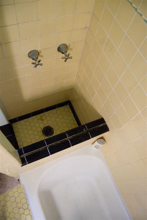 We have 1 possible answer for the clue 1920s bathtub contents which appears 1 time in our database. Rachel and Brian's 1920s bathroom - Retro Renovation