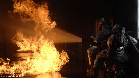 We've gathered more than 5 million images uploaded by our users and sorted them by the most popular ones. Firefighter Desktop Wallpaper (61+ images)