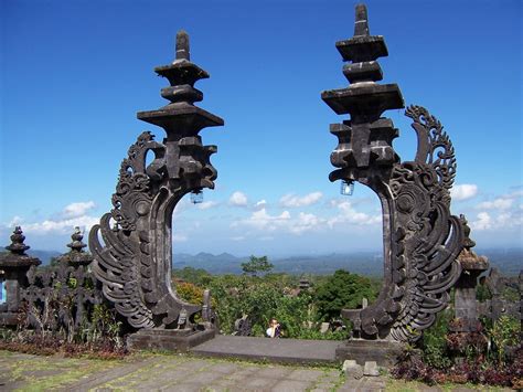 Besakih Temple The Biggest Hindu Temple In Bali Gili Island Fastboats