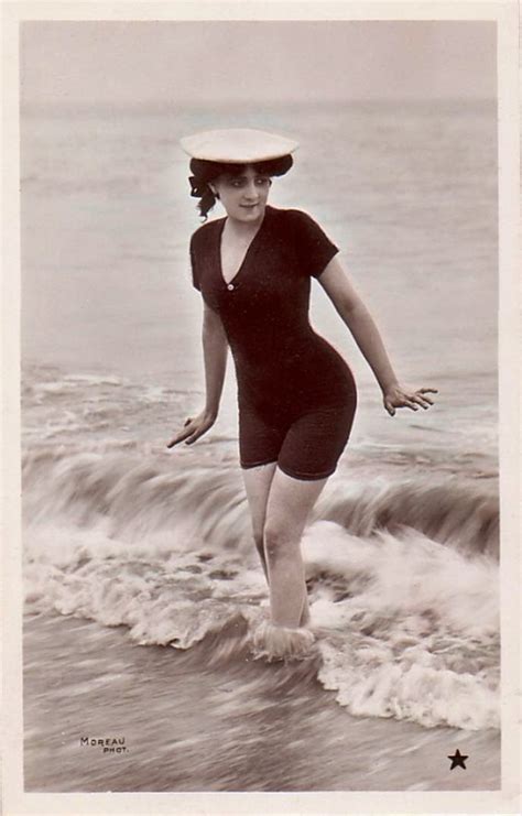 28 stunning vintage photos show bathing beauties from between the 1920s and 1940s ~ vintage everyday