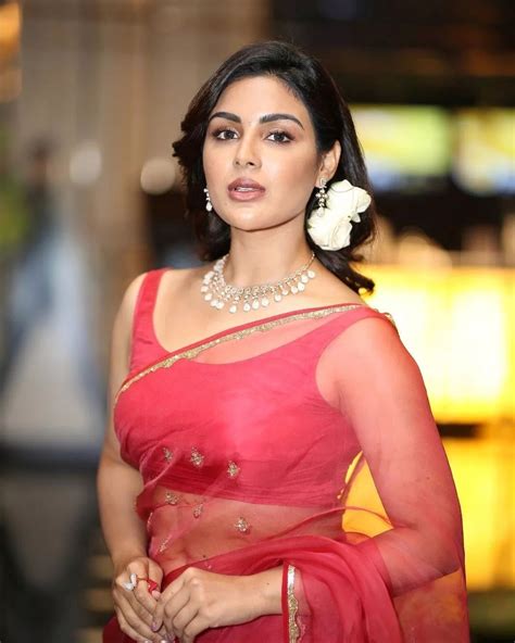 Actress Samyuktha Menon S Stunning Entry At Vaathi Movie Trailer Launch With Dhanush Viral On