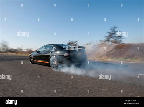 Holden Opel Opc Monaro Mit Wortek Tuning Ist Einen Riesige Burnout