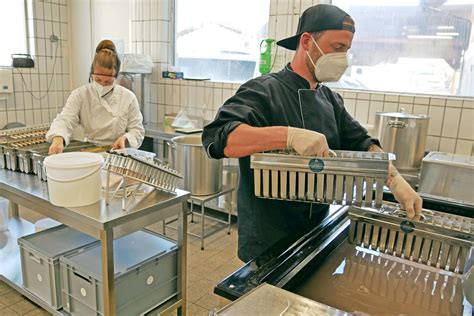 Hitzefrei Handgemachtes Eis Am Stiel Wirtschaftskammer Tirol Lebensmittelgewerbe