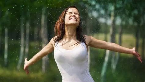monsoon health tips easy hacks for monsoon best things to do during monsoon do and don tsin