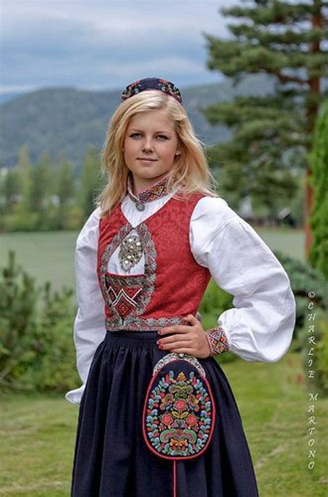 Norvegian Traditional Dress European Girls And Womens Beauty
