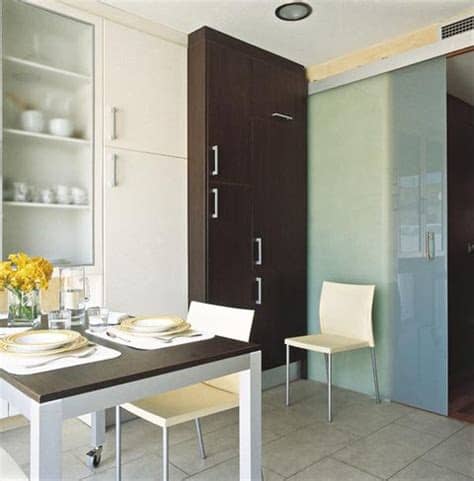 Te ofrecemos un amplio abanico de posibilidades en sistemas de puertas correderas para equipar tu mobiliario. Puertas correderas para ahorrar espacio