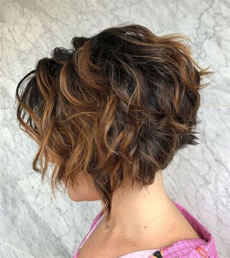 Dark Curly Shaggy Bob With Highlights In 2020 Stacked Haircuts Bob Haircut Curly Inverted