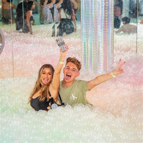 Bottomless Brunch For Two At Ballie Ballerson Ball Pit Bar London Moonpig