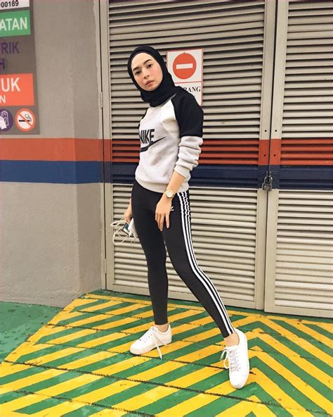 Outfit Baju Hijab Casual Untuk Olahraga Ala Selebgram 2018 Hijab Pashmina Jaket Sweater Legging
