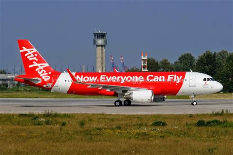How airasia transformed the aviation industry. Air Asia Airbus A320-200 (Now Everyone can fly)