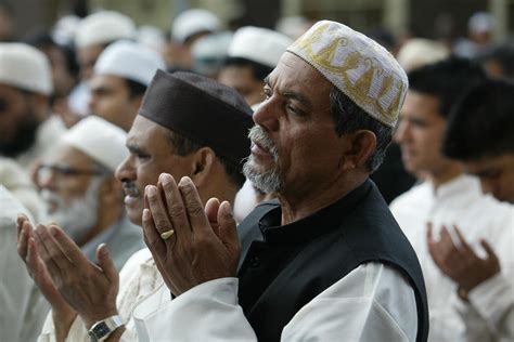 Islam To Become Worlds Largest Religion As It Outpaces Global