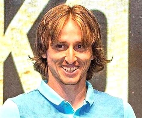 He currently plays for the real madrid, in the spanish league, and for the croatian national team. Luka Modrić Biography - Facts, Childhood, Family Life, Achievements