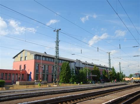 A kisvárdai vasútállomáson van csomagmegőrző? Záhony - Magyarország vasútállomásai és vasúti megállóhelyei