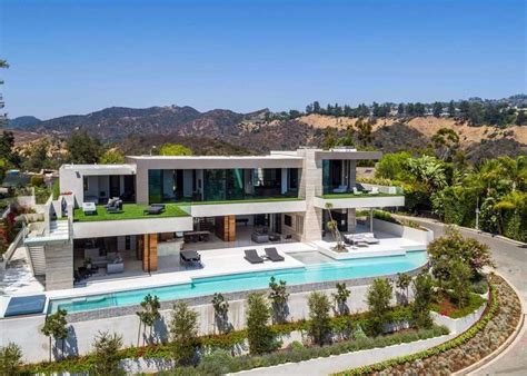 Mansion Global Daily Security Sells Homes A Surprising Silicon Valley