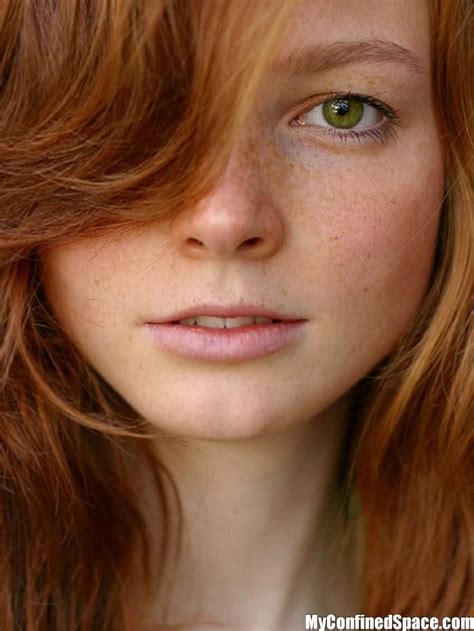 Green Eyed Ginger Red Hair Green Eyes Beautiful Red Hair Beautiful Freckles