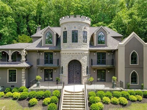 Medieval Style Castle Sells In Nashville For 13m Photos Pricey Pads