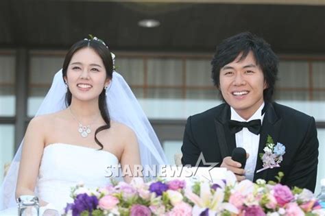 Yun Jung Hoon And Han Ga In Announce Pregnancy After 10 Years Of Marriage