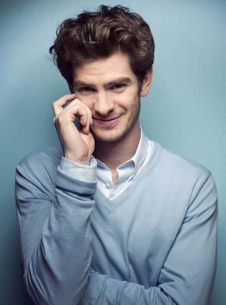 The actor weighs 74 kg (163 pounds) and has a height of 5'10 (179 cm). Andrew Garfield - Weight, Height and Age